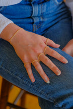 Load image into Gallery viewer, Chunky chain gold ring
