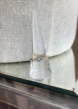Load image into Gallery viewer, Chunky chain gold ring w/ crystal
